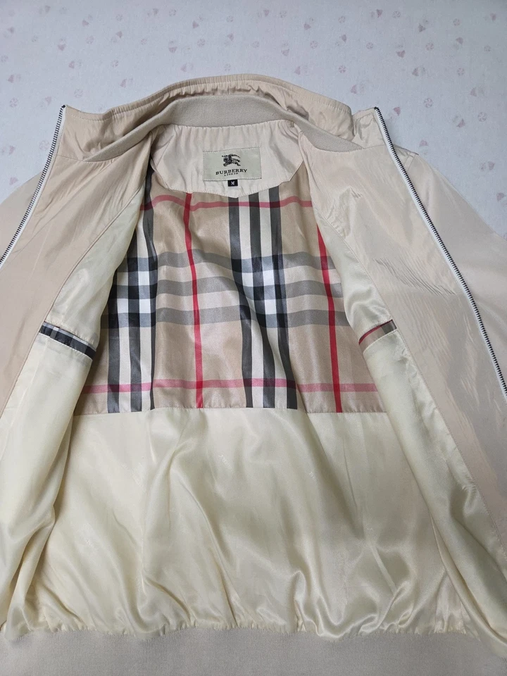 Burberry Jacket Pre Loved - Image 4 of 4