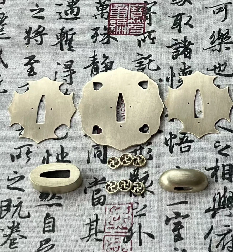 Solid Brass Tsuba Fuchi kashira Menuki Japanese Samurai Sword Wakizashi Tanto - Image 4 of 4