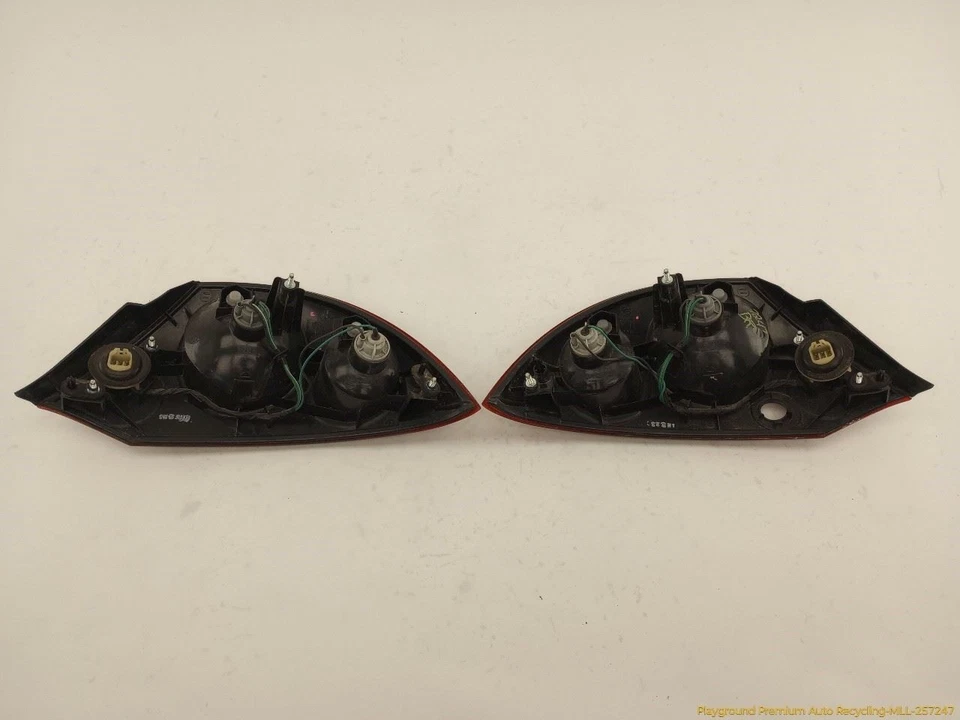 Par de luces traseras izquierda y derecha Mitsubishi Eclipse Spyder 2000-2001 00 Foto 2 de 4