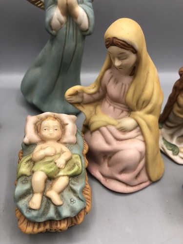 Vintage 11-Piece Hand-Painted Nativity Set Scene Porcelain with Box - Picture 6 of 24