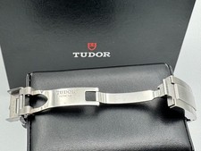 TUDOR Black Bay Pro **UNWORN!** FULL SET with Box and Papers! 79470 6