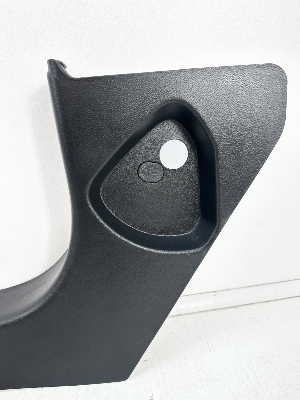 Maserati Ghibli S Q4 2014-2021 Front Left Kick plate P/N 6700113670