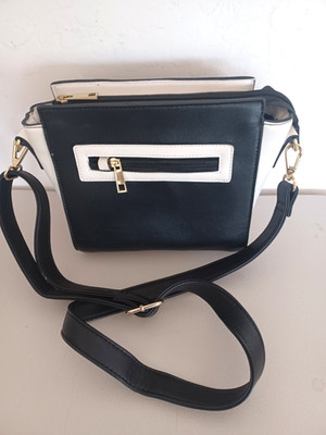 TravelSmith RFID Safe Shoulder Bag