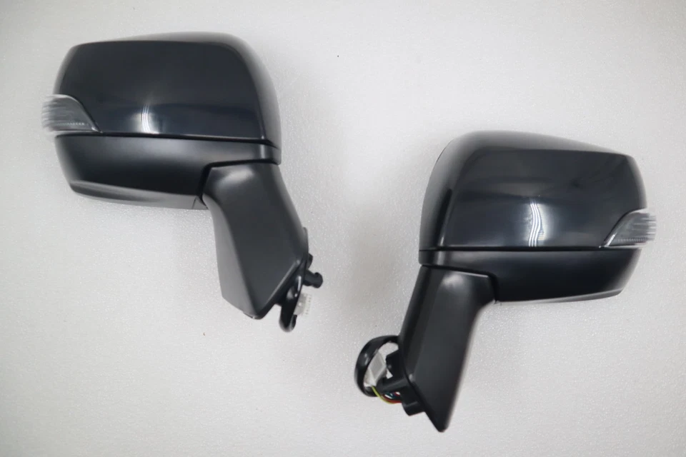 Espejos retrovisores de señal de giro plegables eléctricos automáticos con interruptor para Subaru Forester 2014~2018- Foto 3 de 4