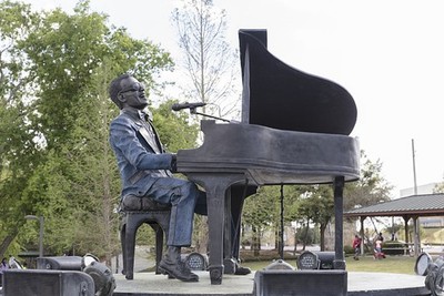 Albany Georgia Ray Charles Plaza 2017 Ray Charles Bronze Statue Riverfront Park