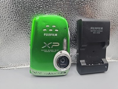 Fujifilm FinePix X Series XP10 / XP11 12.2MP Digital Camera