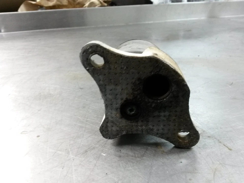 Válvula EGR de 1996 Pontiac Grand Am 2,4 Foto 4 de 4