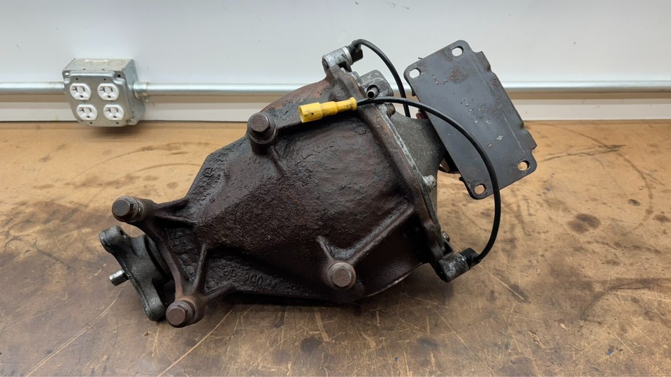 Gto Rear Diff Mount 2006 Pontiac GTO Rear End Rearend Carrier Differential Axle 3.46 LSD ...