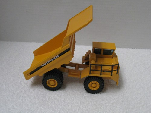 JOAL VOLVO BM 540 RIGID DUMPTRUCK ~ 1:50 SCALE - Picture 4 of 13