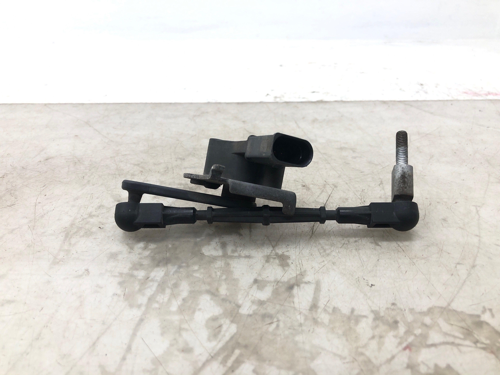 2016-2020 BENTLEY BENTAYGA RIGHT REAR SUSPENSION HEADLIGHT RIDE LEVEL SENSOR