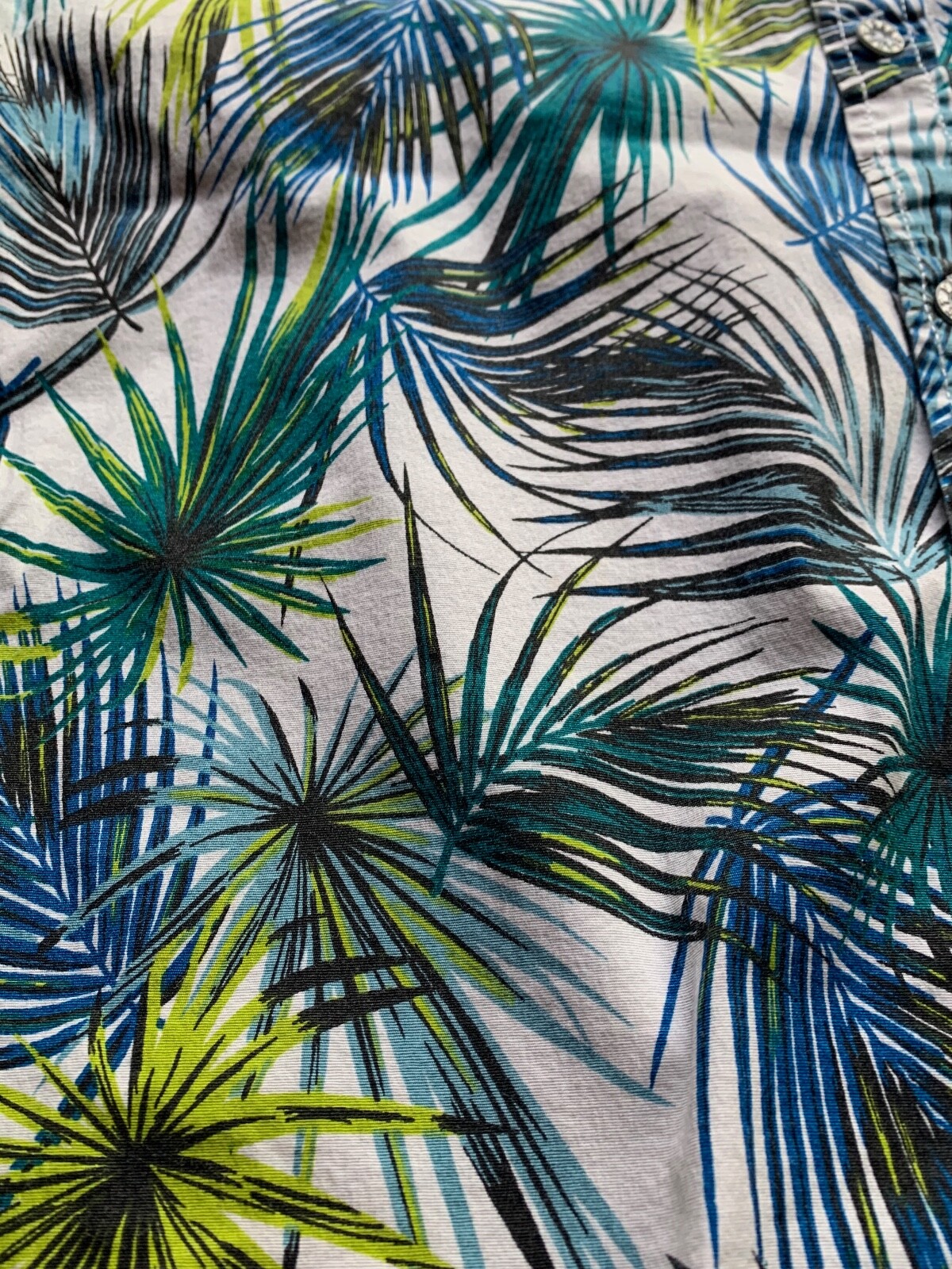 Men's Free Planet Green/Blue Tropical leaves  Button Down Shirt Size Medium