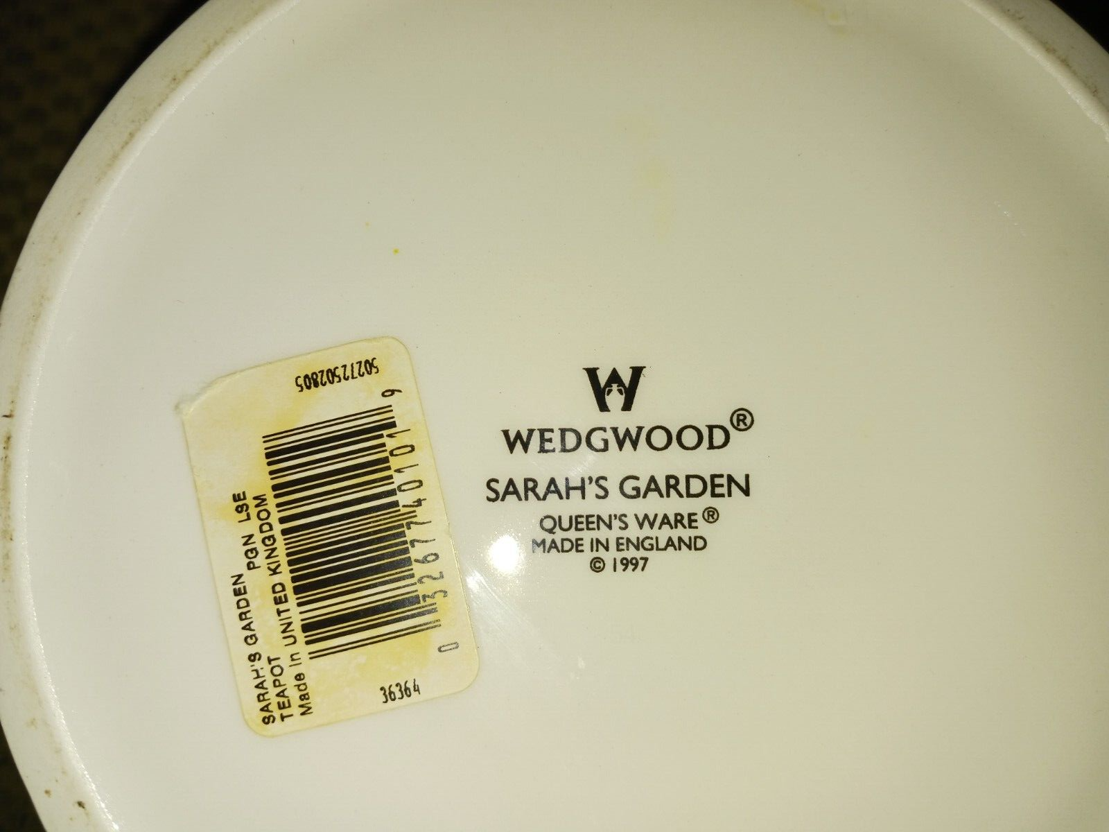 NWT!!!! 198.0 Wedgewood Sarah's Garden 5 Cup Teapot & Lid Made in