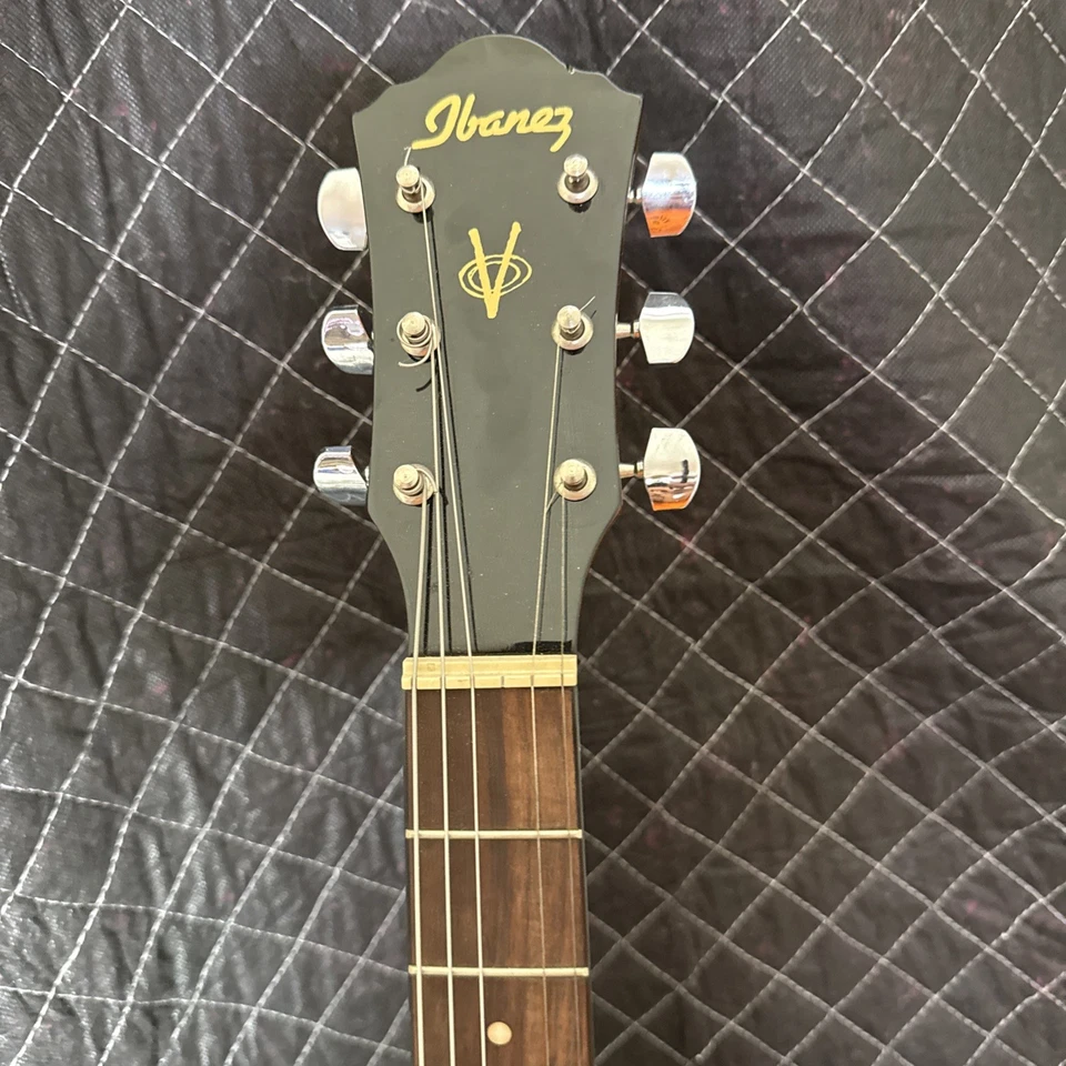 GUITARRA ACÚSTICA IBANEZ MODELO V50MJP-NT-27-01 Foto 3 de 4