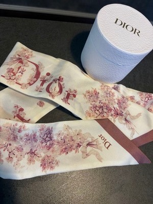 Christian Dior Flieder Bouquet Mitzah Schal Lila Seidentwill 35,4 in Neu mit ...