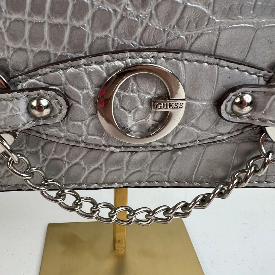 De Colección Y2K Guess Mini Bolso Plateado Cocodrilo Cadena Repujado Acento Cartera Bolso de Mano Retro Foto 4 de 4
