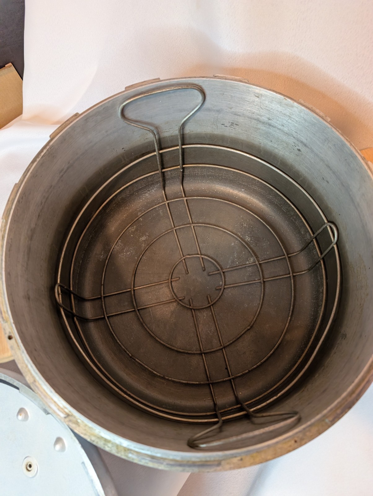 Vintage National Presto Pressure Cooker Canner No. 7  16 Qt WOOD HANDLES