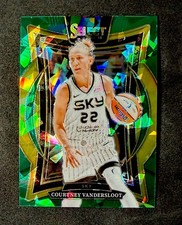 2025 Panini Select WNBA Courtney Vandersloot #36 Green Cracked Ice Prizm Sky