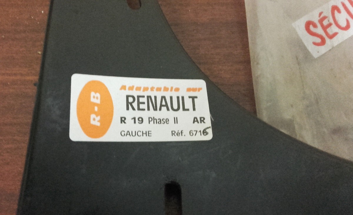 Bavettes Arrière R-B Avec Catadioptres Pour Renault 21 R21 - Neuf Original