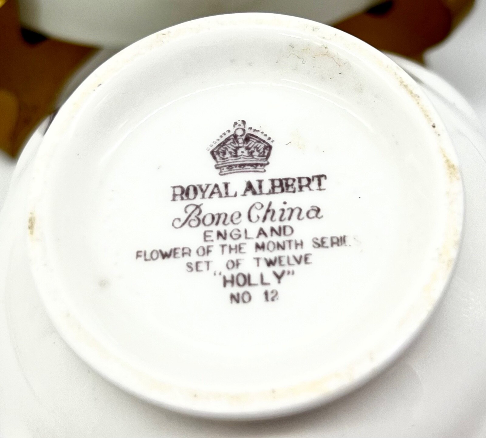 ROYAL ALBERT FLOWER OF THE MONTH DECEMBER HOLLY TRIO: DESSERT PLATE, CUP, SAUCER