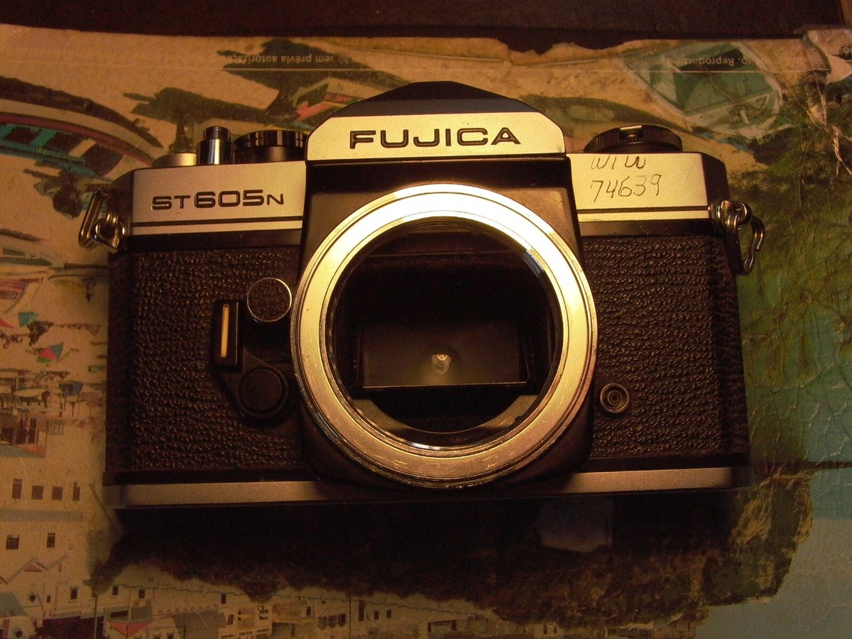 Fujica st605n SLR w/ Fujinon 55/1.8 Bokeh lens Sony Nikon Fujica st605n SLR w/ Fujinon 55/1.8 Bokeh lens Sony Nikon