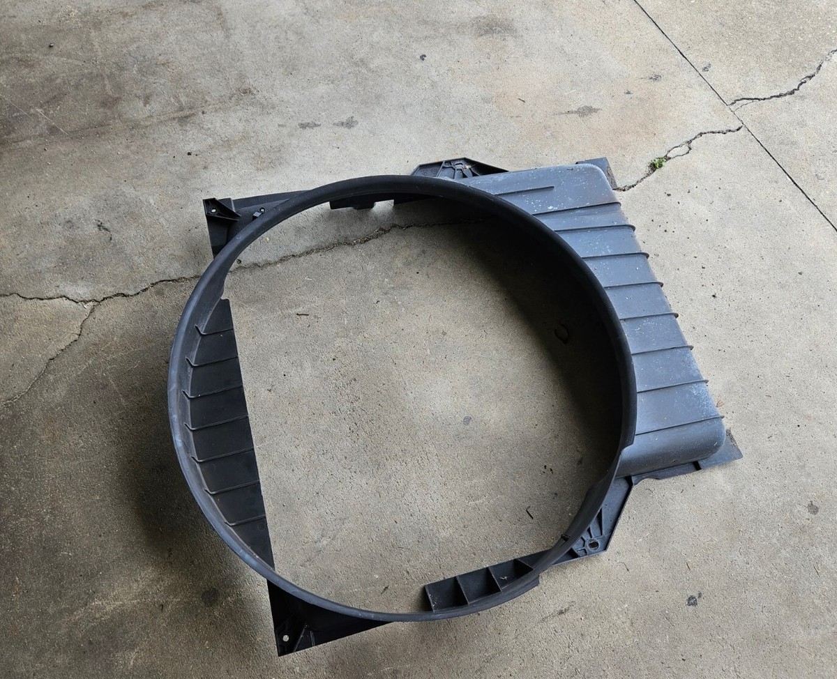 INTERNATIONAL Truck Fan Shroud - 3513065C1 - USED | eBay