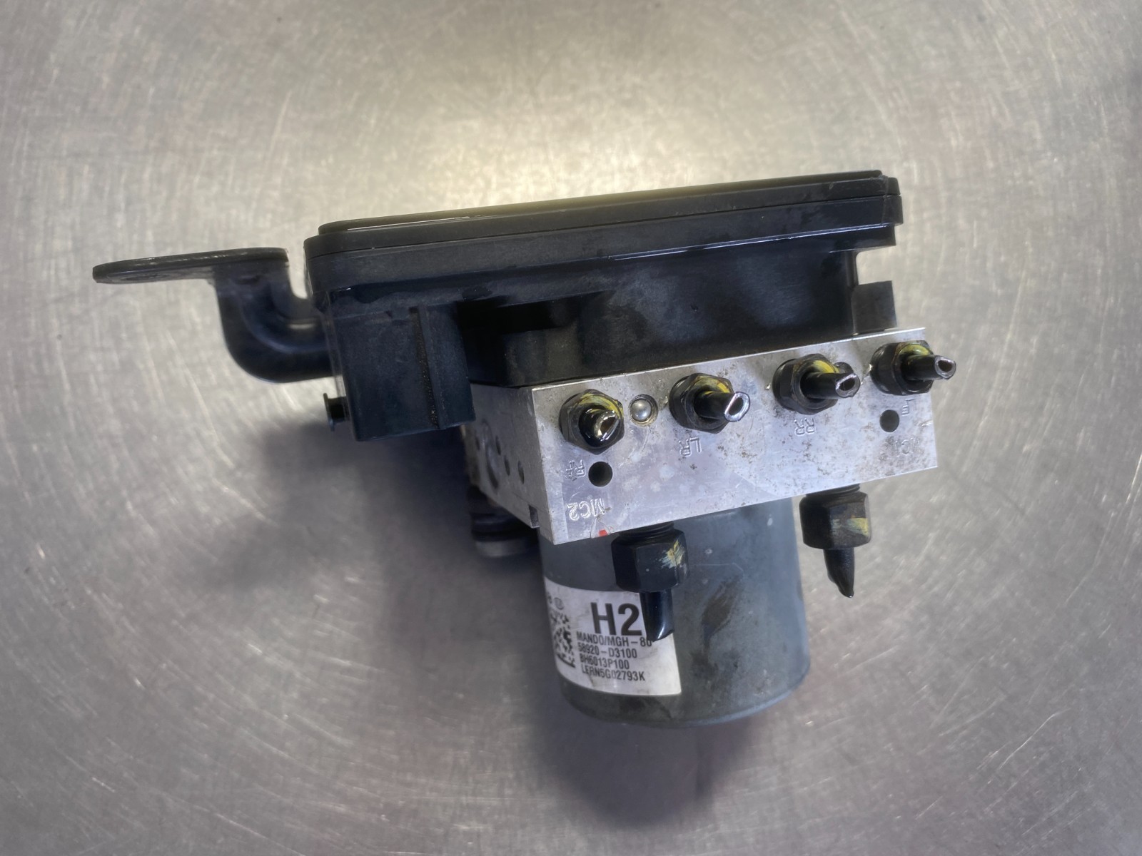 16 17 18 Hyundai Tucson OEM Anti-lock Brake ABS 58920-D3100 