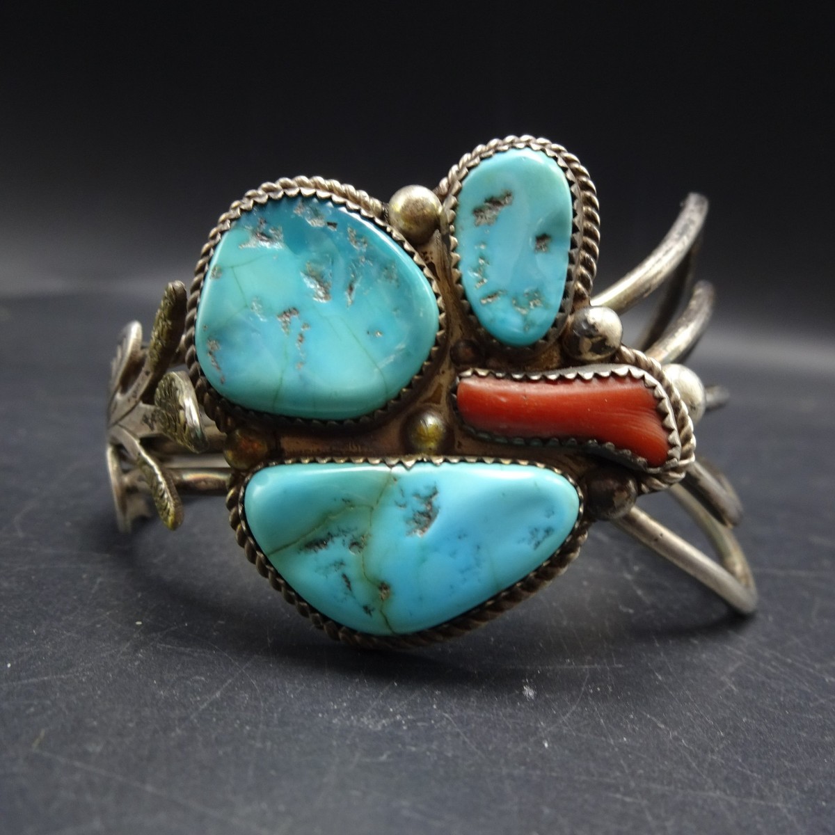 アクセサリー Henry Morgan-Navajo- /Sand Cast Bracelet Cast Sterling Silver Bracelet by Henry Morgan – Indian Traders (L7