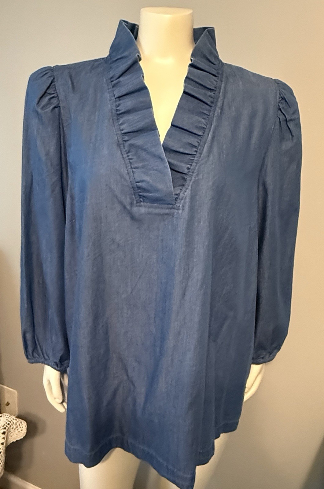 Crown And Ivy Denim V-Neck Blouse XXL Pre-Owned In Excellent Condition
