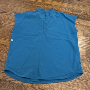 NWOT WOMENS FIGS SCRUB TOP SIZE XXS VERY NICE!! PERFECT FOR SPRING