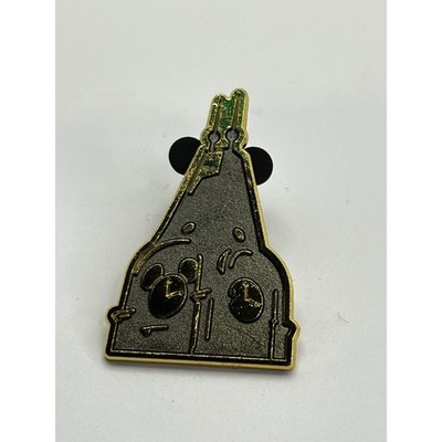 Disney Shanghai Resort Grand Opening 2016 Pin Limited Edition 300 LE Castle Gold