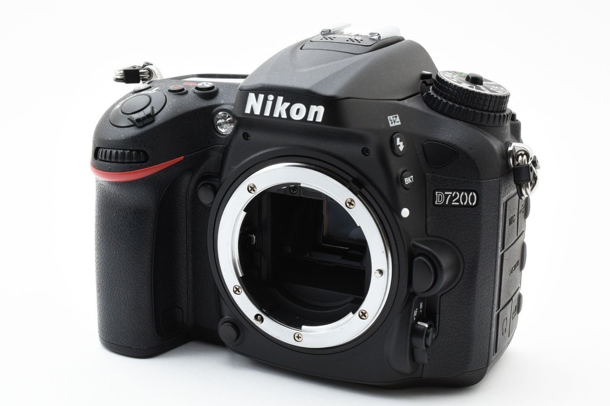 M1 Near Mint Nikon D7200 Digital SLR Camera Body Black Japan
