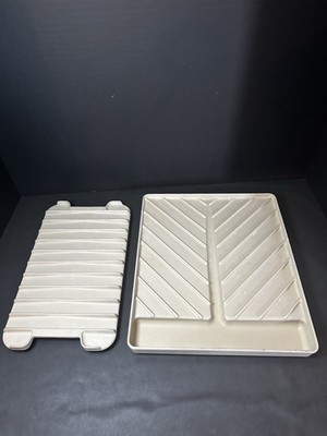 2 Vintage Anchor Hocking MicroWare Microwave Trays PM 469-TI & PM 479-TI Used