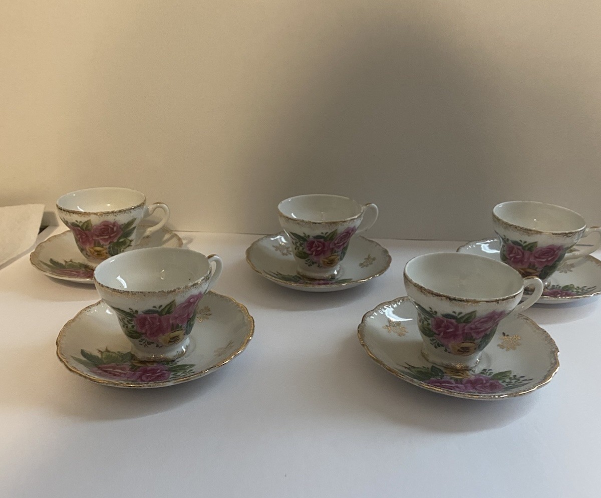 Cups And Saucers Gold Trim Floral Design Made In Japan Vinta