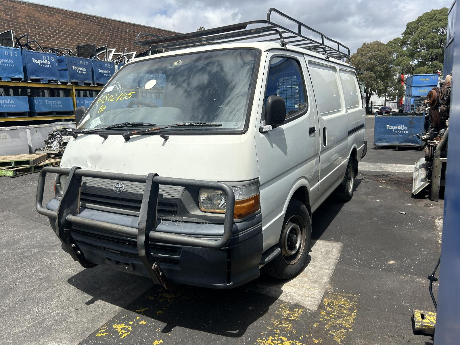 Toyota Hiace Left Front Door Trim RZH103 11/1989-12/2004 - thumbnail 3