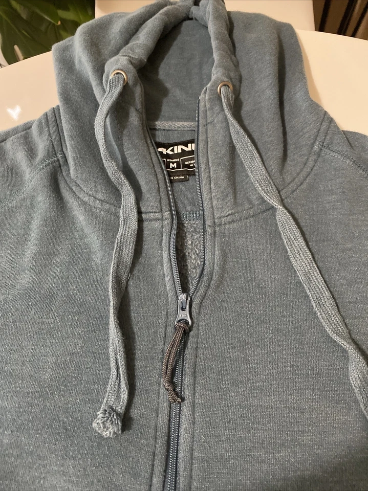Dakine Brand Hoodie Sweatshirt Blue Size Medium Blue 1/4 Zip Neck - Image 2 of 4