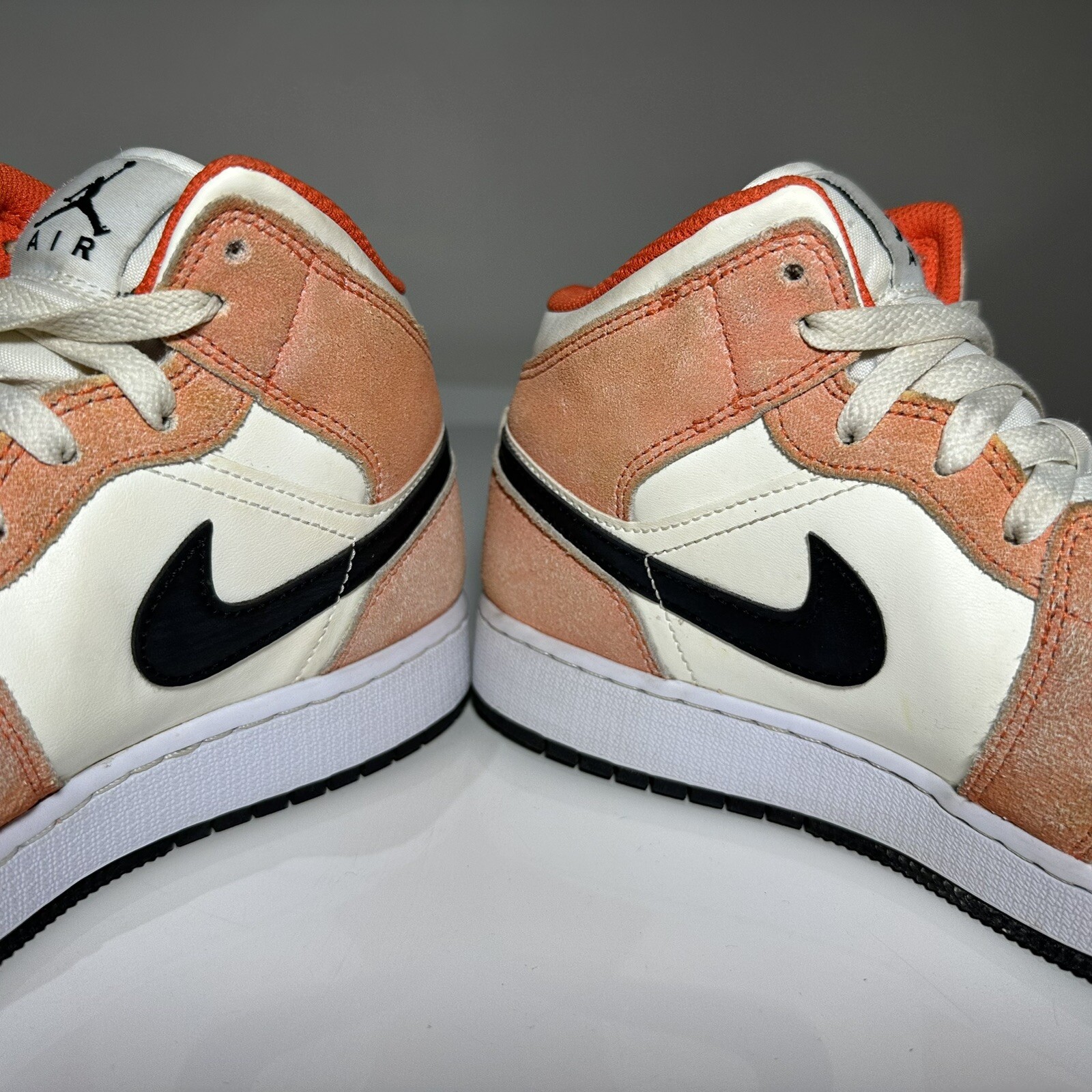 Boys Youth NIKE Air Jordan 1 Mid Orange Suede Sneakers Size 6Y #36662 thumbnail 11