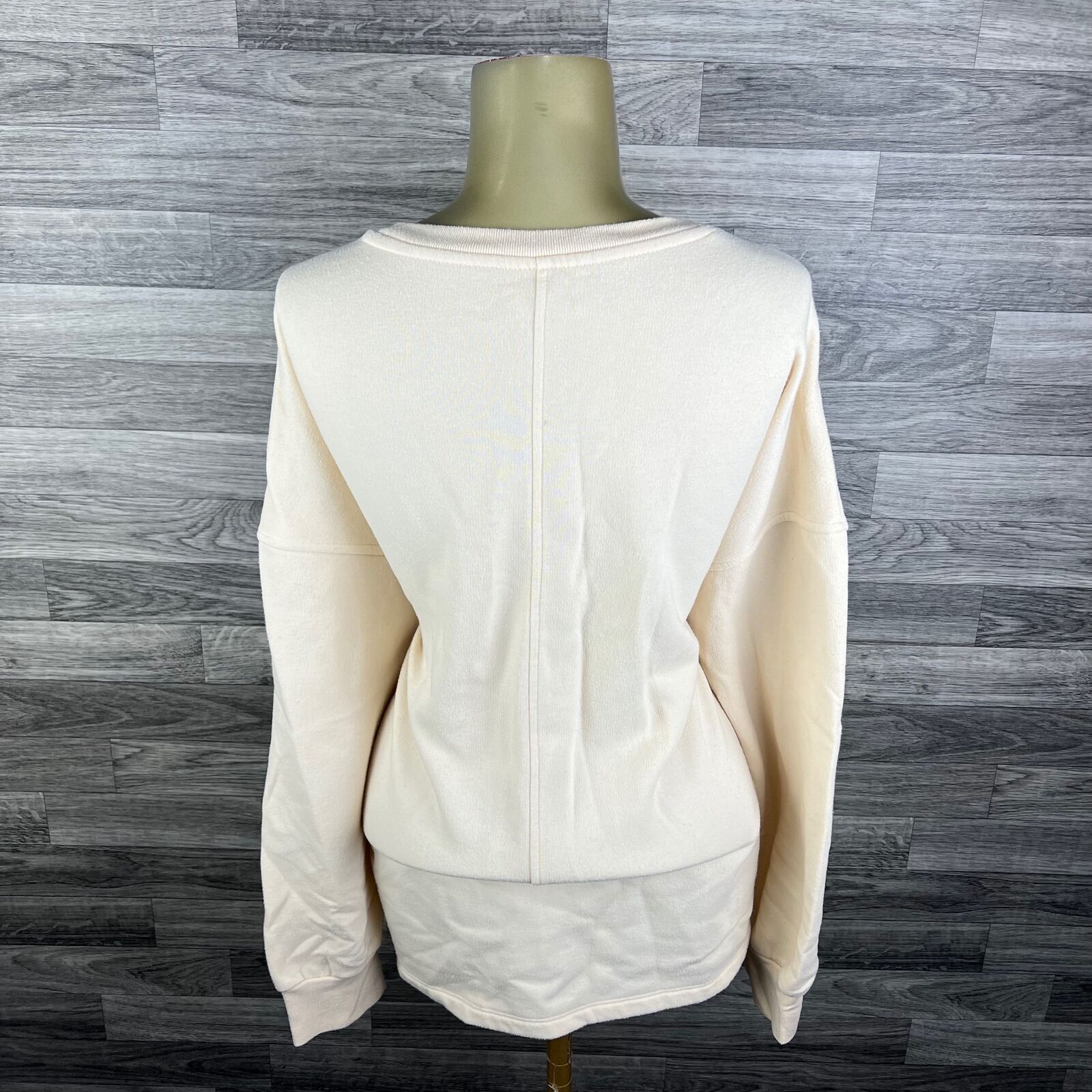 UNIVERSAL THREAD Round Neck Pullover Cream Sweats… - image 3