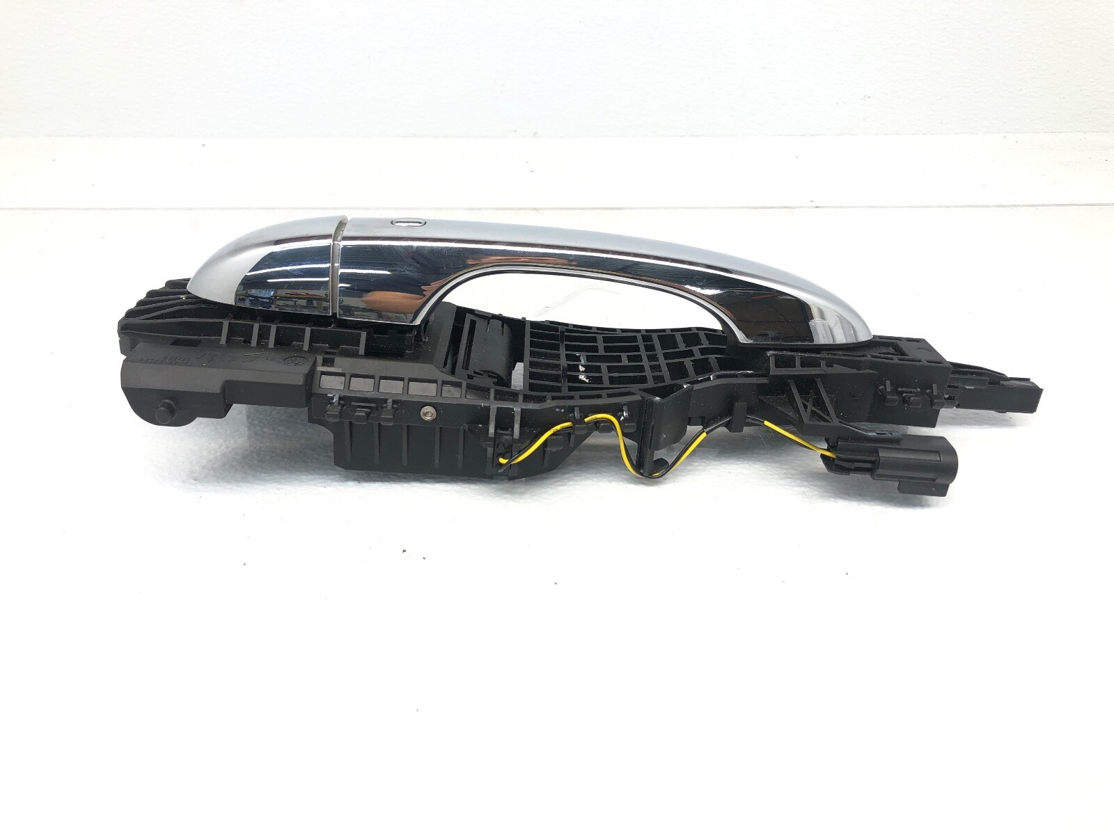 2014-2021 MASERATI QUATTROPORTE RIGHT PASSENGER FRONT EXTERIOR DOOR HANDLE OEM.