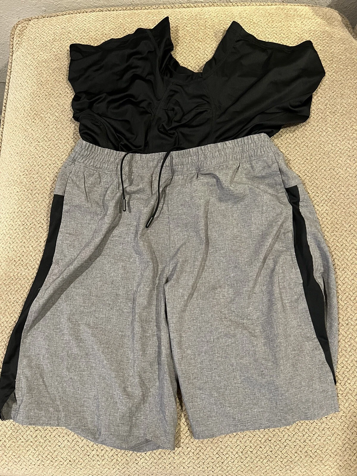 Mens all in motion 2 In 1 Compression Shorts gray black medium M