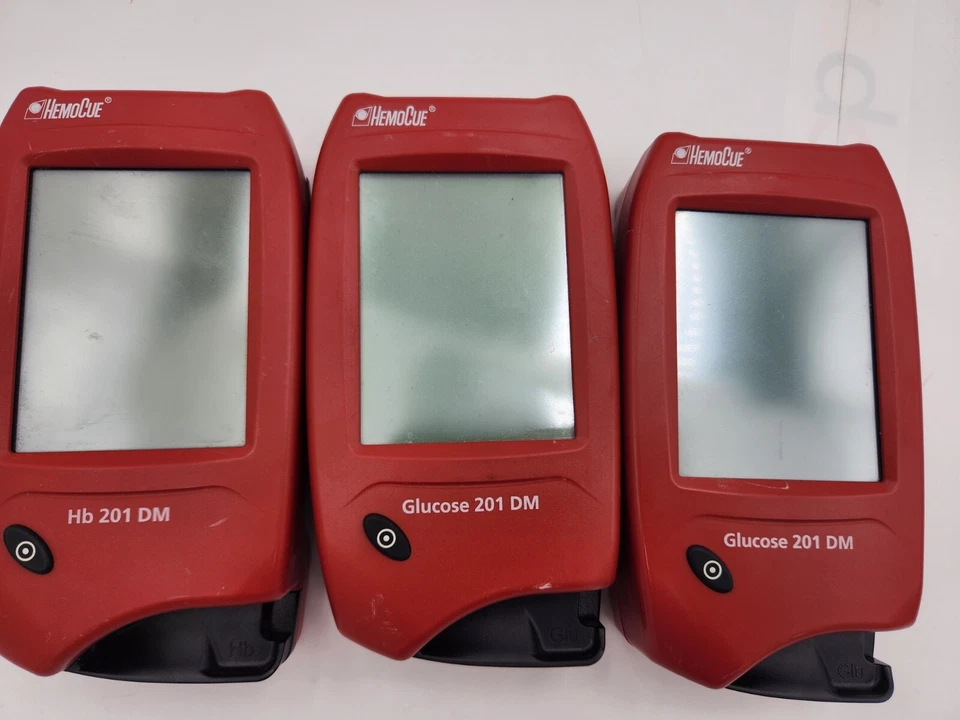 LOTE DE 3 analisadores HemoCue glicose 201 DM vermelho COMO ESTÃO PEÇAS QUEBRADAS SOMENTE - Imagem 3 de 4
