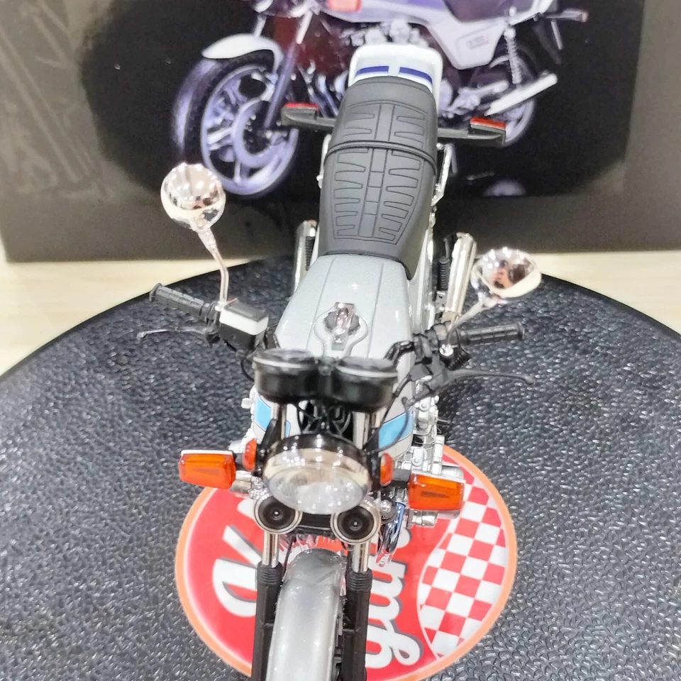 Minichamps 1/12 Honda CB 900 F BOL D'OR CB900F Silver 122161904 Classic Bike - Image 4 of 4