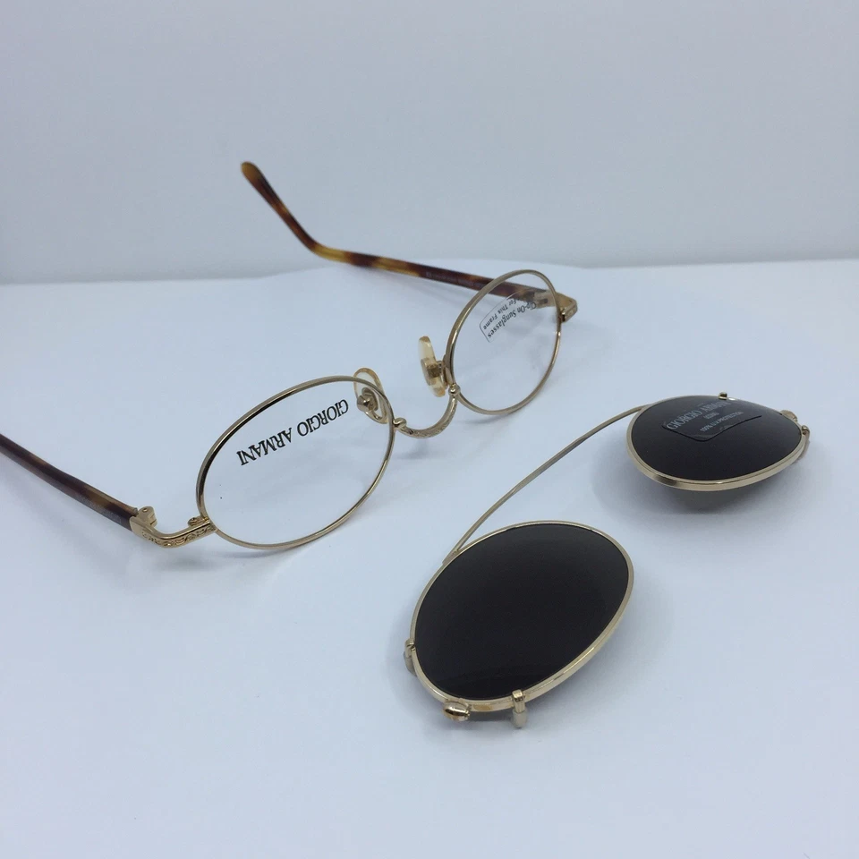 New Vintage Giorgio Armani 250 Eyeglasses with Clip-On C. 743 Shiny Gold 46-20mm - Image 4 of 4