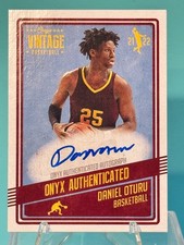 2021-22 Onyx Vintage - Autographs - Daniel Oturu #VADO (AU)