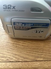 JVC GR-D350U Digital Video Camera 32x Optical Zoom 800x w/ Battery and Charger
