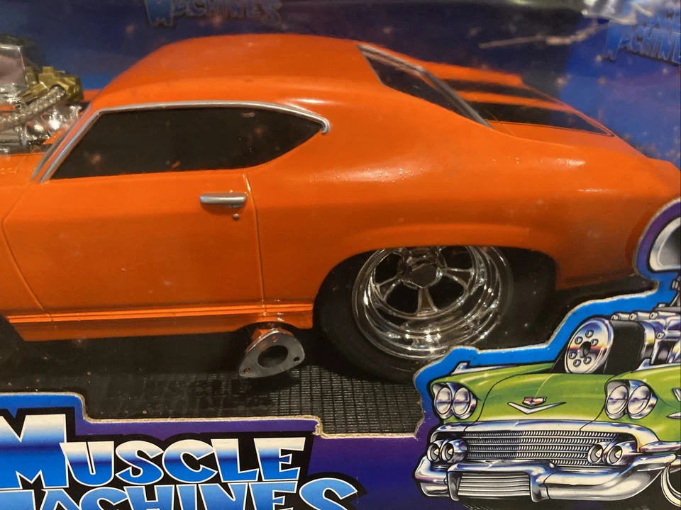 Muscle Machines Too Cool 1969 Chevelle 1:18 Scale Diecast Car Orange & Black New - Image 4 of 4