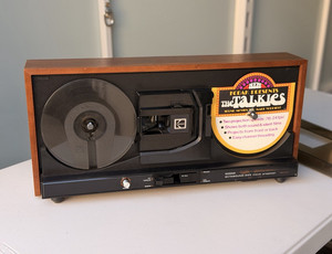 Kodak Ektasound 235 Super 8 Sound Projector Dual Speed 22mm f/1.5 w/ Box - works