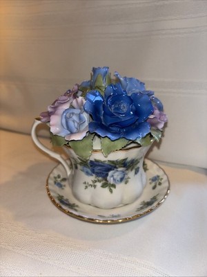 Royal Albert Moonlight Rose Musical Teacup Flower Bouquet Music Box Working