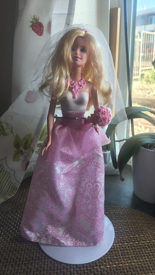 Muñeca Barbie Fantasy Bride Mattel CFF37 1999  Foto 2 de 4