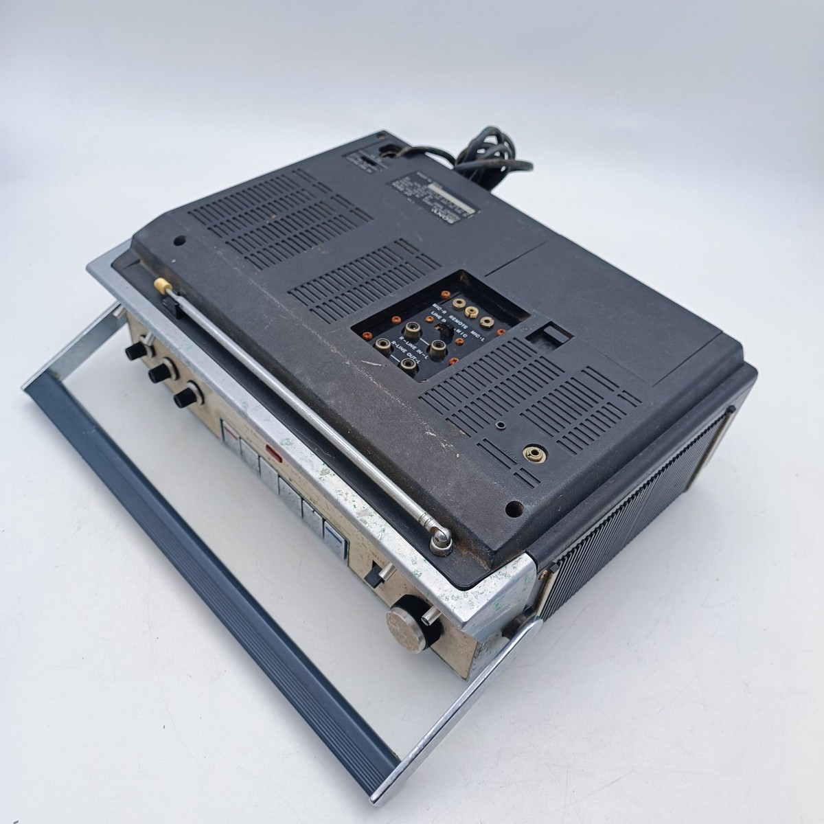 Sony CF-550A Vintage FM Stereo AM Radio Cassette Recorder Auto