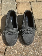 Minnetonka Deerskin Kilty Leather Timeless Classic Moccasin Black Size 8